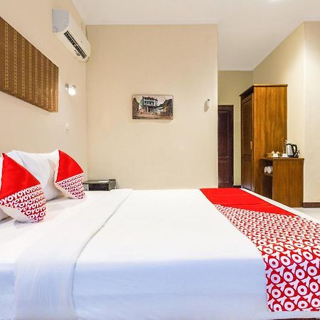 Capital O 2796 Medana Bay Marina Hotel Tanjung  Buitenkant foto