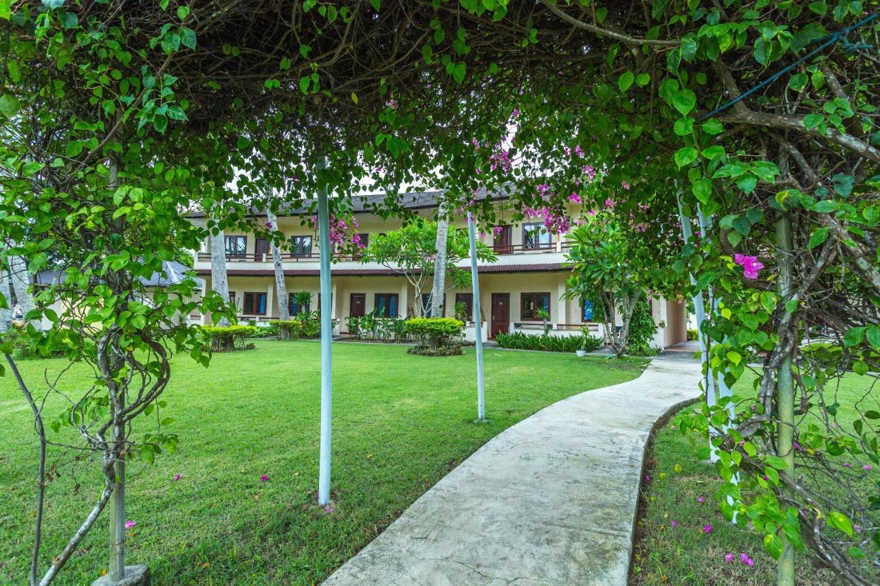 Capital O 2796 Medana Bay Marina Hotel Tanjung  Buitenkant foto